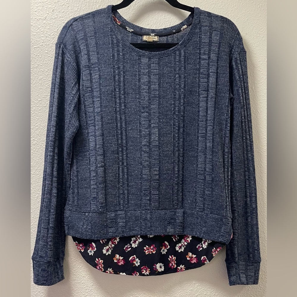 Maurices nice office attire top, size M